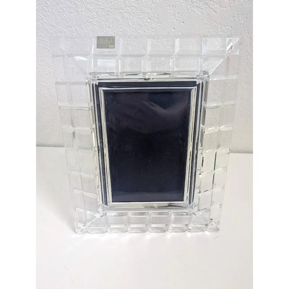 Mikasa Austrian Crystal Geometric Design Picture Frame.‎ 9